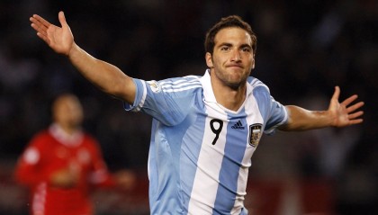 ky体育中国-曼城险胜维拉，德布劳内传射建功，德布劳内转会曼城转会费