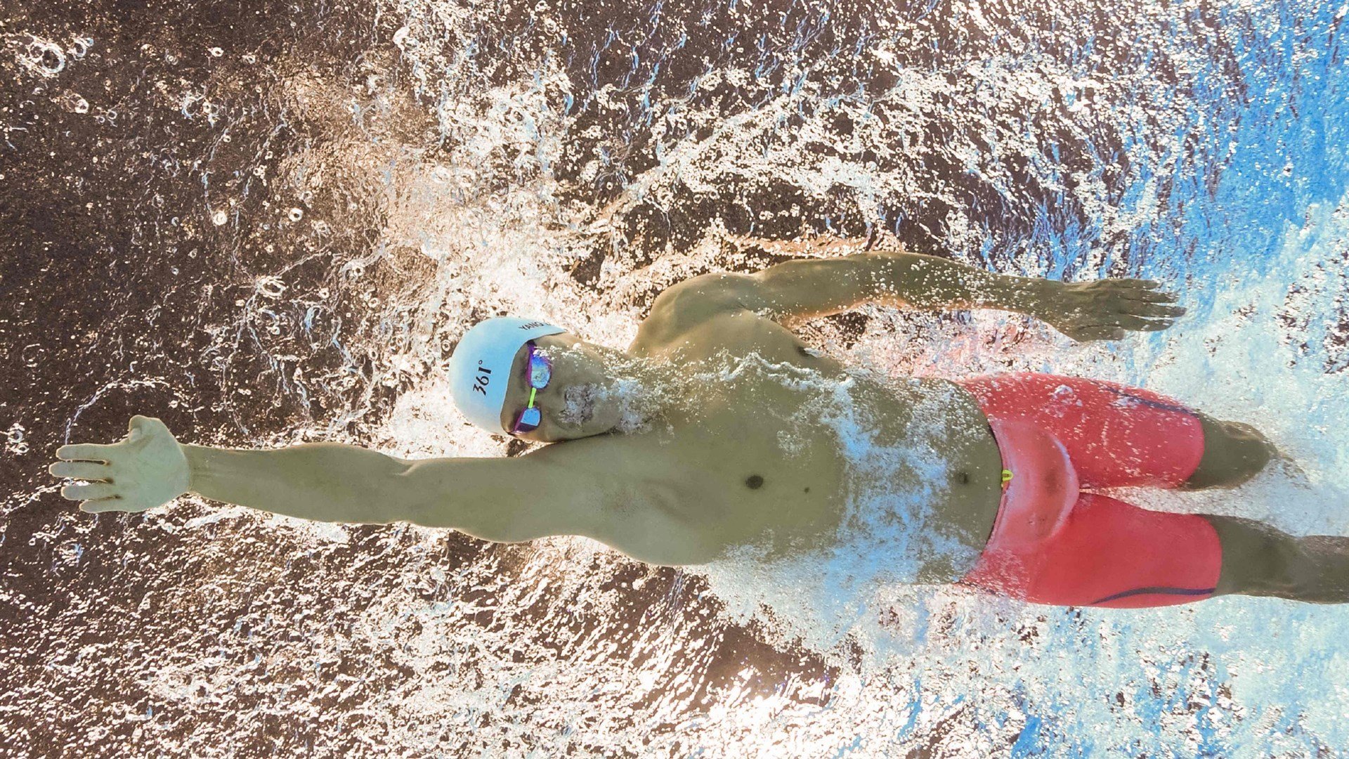 《新星崛起:年轻选手在电竞舞台闪耀》,新崛起的一颗新星