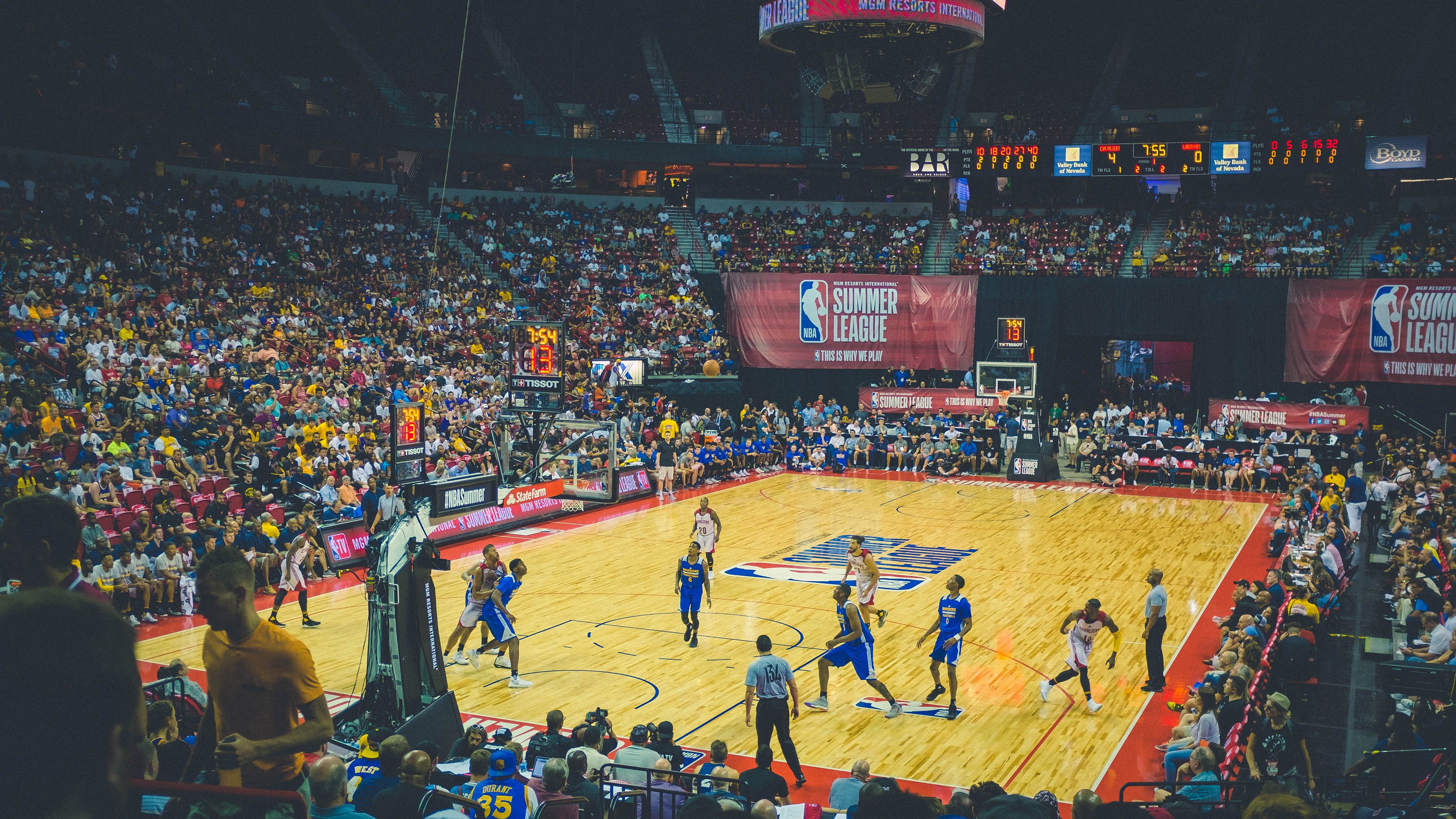 教练组反复磨合，力图提高球队整体实力